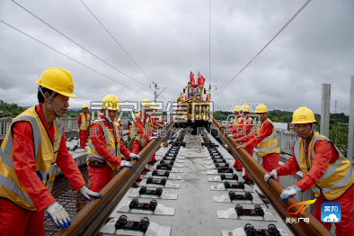 龙玺湾 | 黄黄铁路项目建设进入冲刺阶段,预计8月底全线贯通!